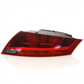 FEU ARRIERE DROIT FOND NOIR AUDI TT DEPUIS LE 09/06