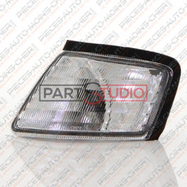 FEU AVANT GAUCHE BLANC P11 PRIMERA 11/96 - 09/99