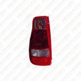 FEU ARRIERE GAUCHE MATRIX DEPUIS LE 03/05 