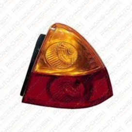 FEU ARRIERE DROIT AERO LIANA DEPUIS LE 03/02